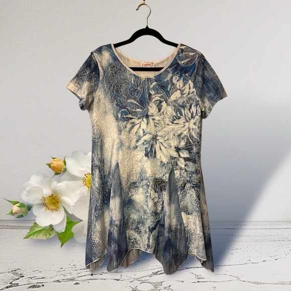 Kamana Blue & White Floral Print Tunic Top - Picture 4 of 14